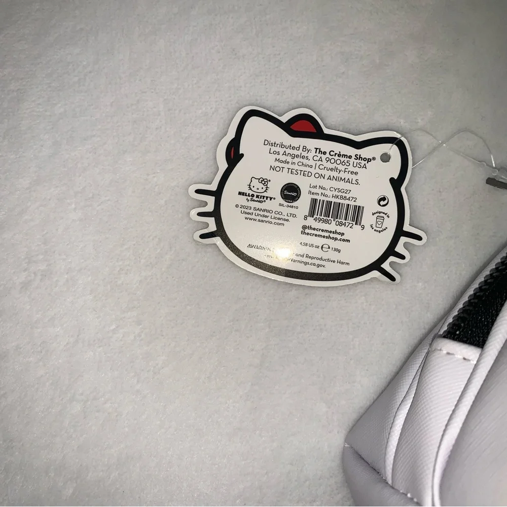 The crème x hello kitty‎ white cosmetic bag makeup bag new with tags